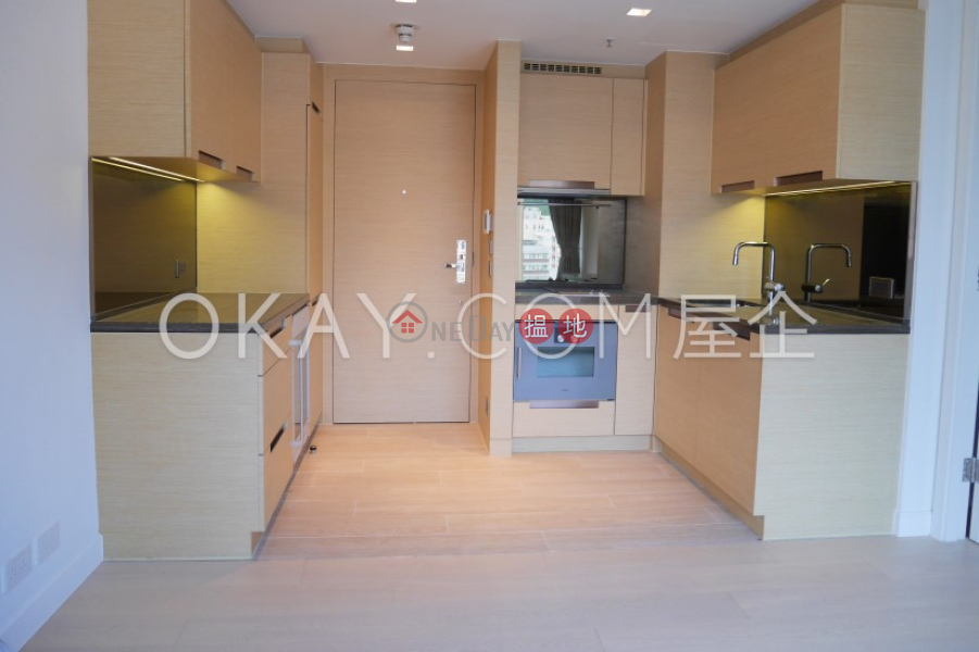 1房1廁,極高層,露台梅馨街8號出租單位|梅馨街8號(8 Mui Hing Street)出租樓盤 (OKAY-R353290)