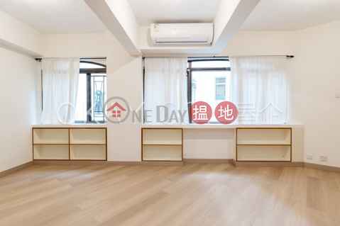 Charming 3 bedroom in Wan Chai | Rental, Fortune Court 福來閣 | Wan Chai District (OKAY-R404550)_0