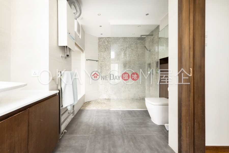 HK$ 16M | Discovery Bay, Phase 4 Peninsula Vl Capeland, Jovial Court, Lantau Island Tasteful 3 bedroom in Discovery Bay | For Sale