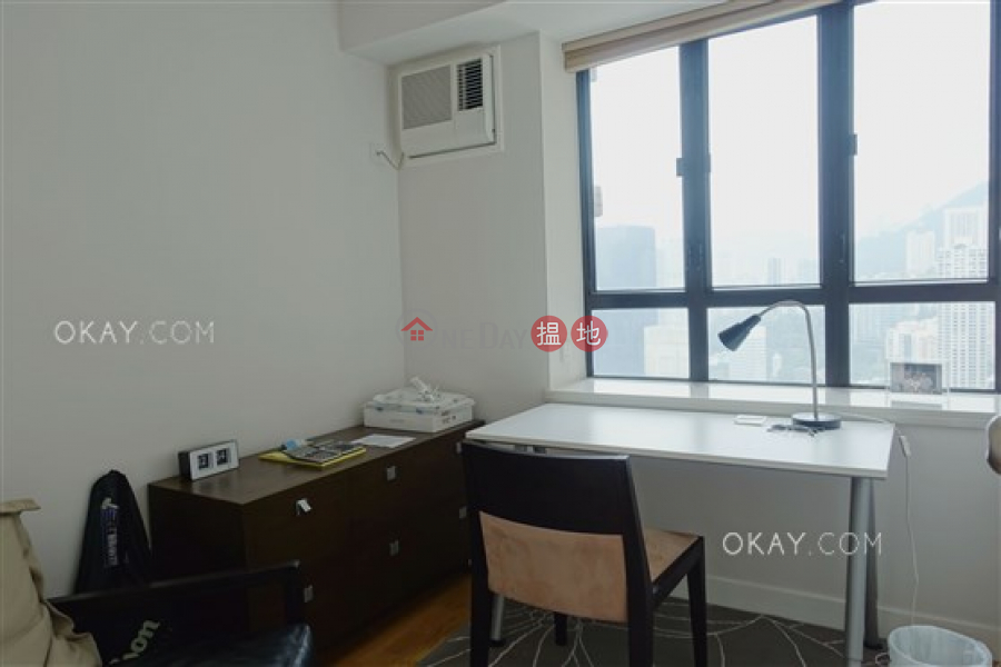 Unique 3 bedroom on high floor | Rental, Robinson Heights 樂信臺 Rental Listings | Western District (OKAY-R83023)