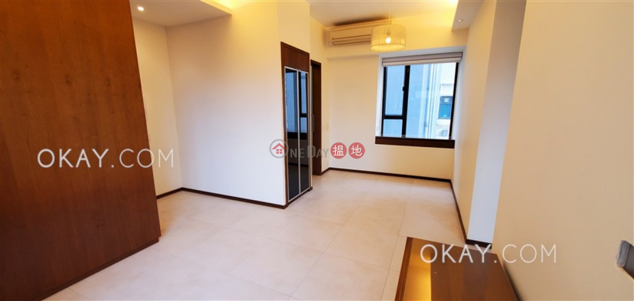 Stylish 2 bedroom on high floor with sea views | Rental 1-9 Mosque Street | Western District Hong Kong Rental, HK$ 32,000/ month