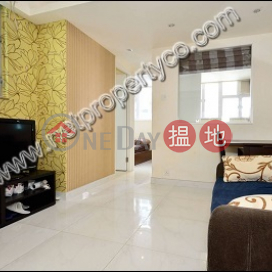 3-bedroom flat for rent with a rooftop in Wan Chai | Heung Hoi Mansion 香海大廈 _0