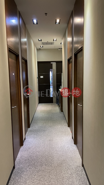 HK$ 4,600/ month, TML Tower | Tsuen Wan | 3-4 persons room TML Tower Tsuen Wan