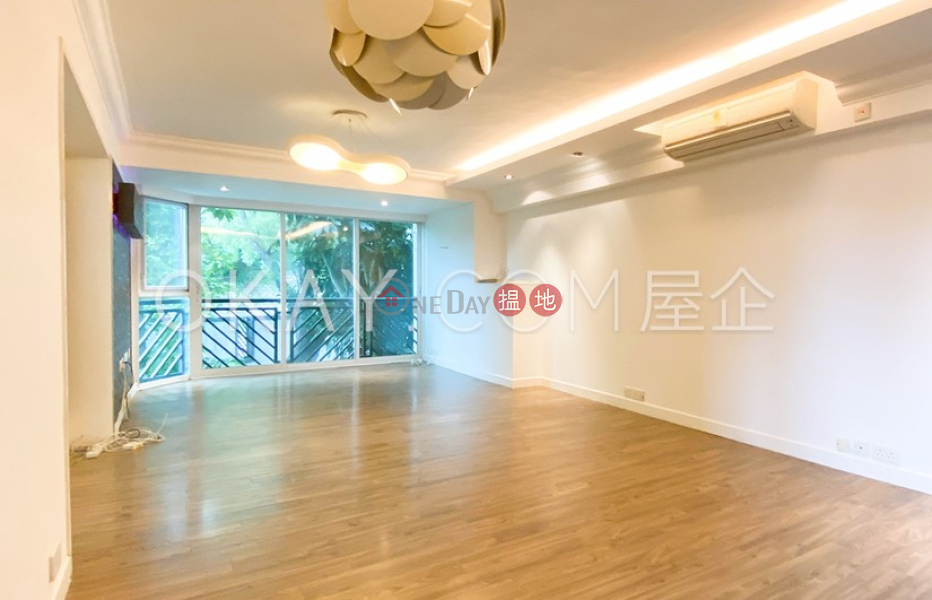 Lovely 3 bedroom with parking | For Sale, 43 Stanley Village Road 赤柱村道43號 Sales Listings | Southern District (OKAY-S42675)