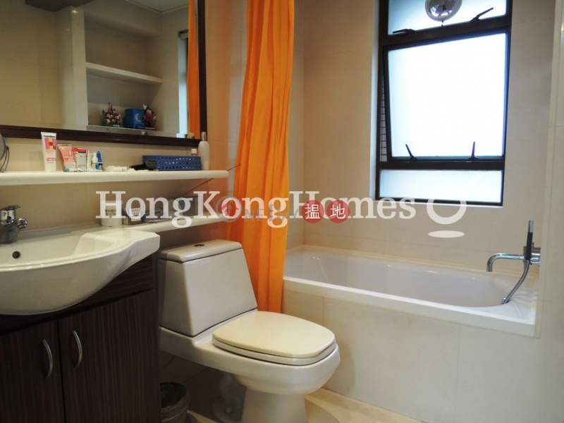 Property Search Hong Kong | OneDay | Residential Rental Listings, 3 Bedroom Family Unit for Rent at Hillsborough Court