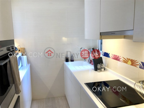 Tasteful 2 bedroom with sea views | For Sale | Discovery Bay, Phase 5 Greenvale Village, Greenmont Court (Block 8) 愉景灣 5期頤峰 蔚山閣(8座) _0
