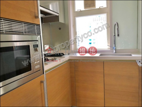 Spacious 3 Bedrooms unit for Rent, Centrestage 聚賢居 | Central District (A052526)_0