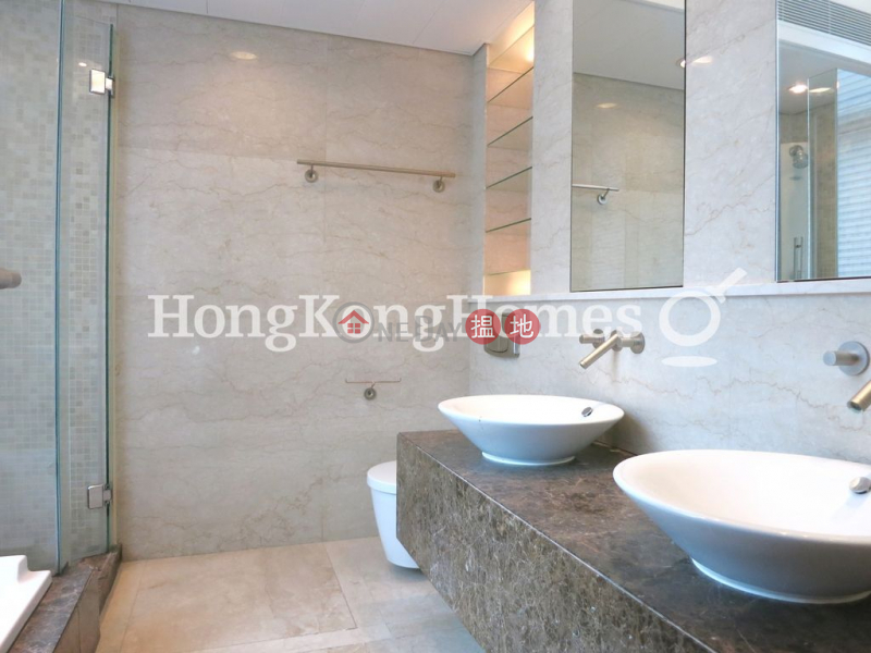 Property Search Hong Kong | OneDay | Residential | Rental Listings | 3 Bedroom Family Unit for Rent at Grosvenor Place