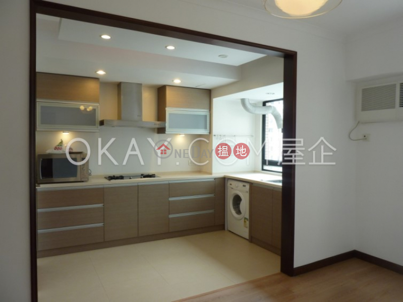 Nicely kept 3 bedroom in Mid-levels West | Rental | Robinson Heights 樂信臺 Rental Listings