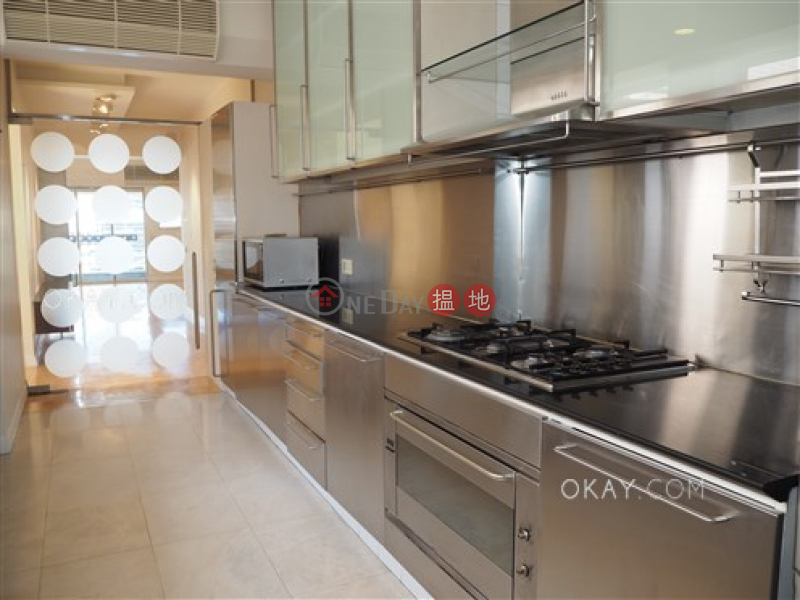 Efficient 3 bedroom with balcony & parking | Rental | Dragon View 龍景樓 Rental Listings