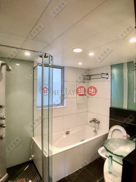 HK$ 38.6M The Harbourside Tower 2 Yau Tsim Mong | Three bedrooms and one apartment in The Harbourside