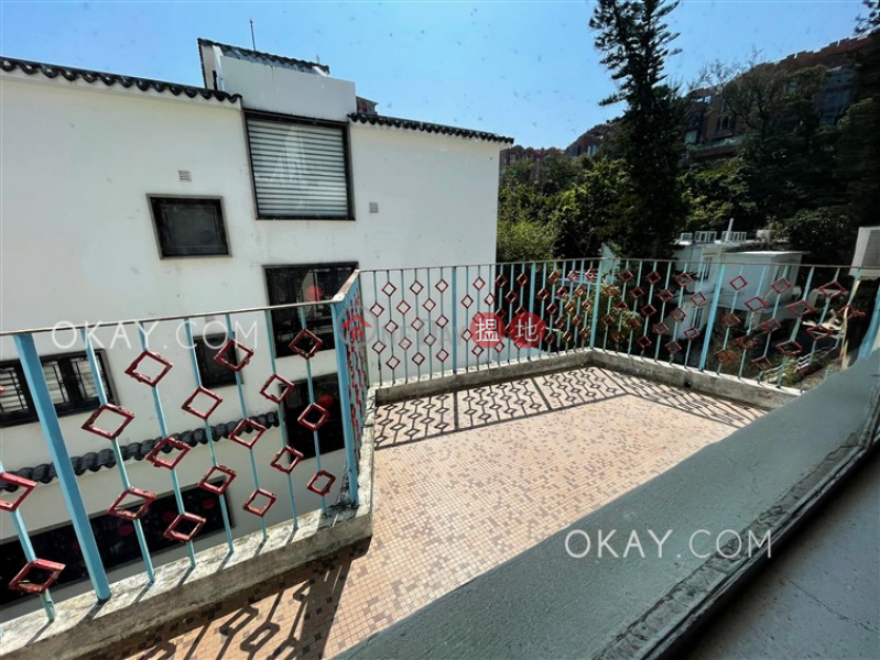 HK$ 29,800/ month | 52 Stanley Village Road, Southern District Cozy 3 bedroom with balcony & parking | Rental