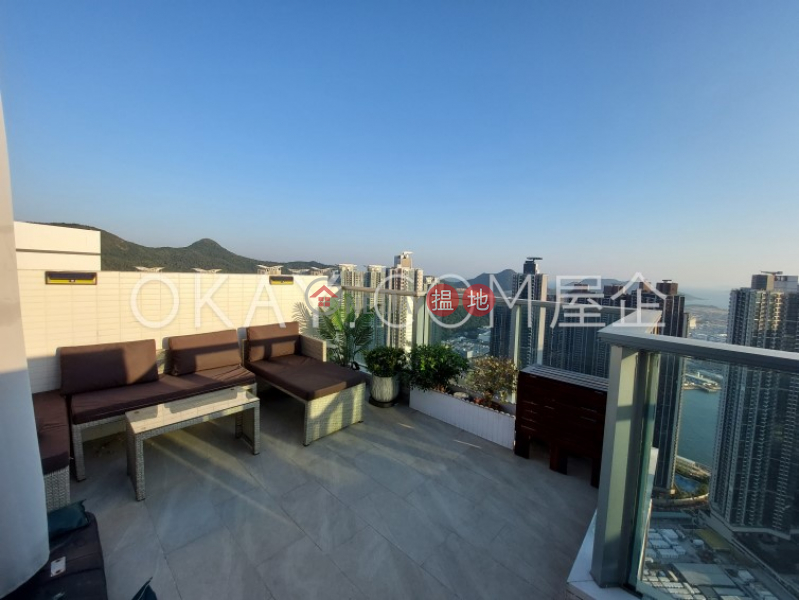 Property Search Hong Kong | OneDay | Residential, Sales Listings | Charming 2 bed on high floor with sea views & rooftop | For Sale