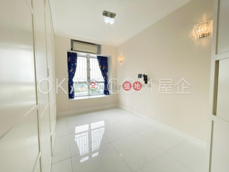 HK$ 22M, (T-33) Pine Mansion Harbour View Gardens (West) Taikoo Shing | Eastern District, Efficient 2 bedroom on high floor with balcony | For Sale