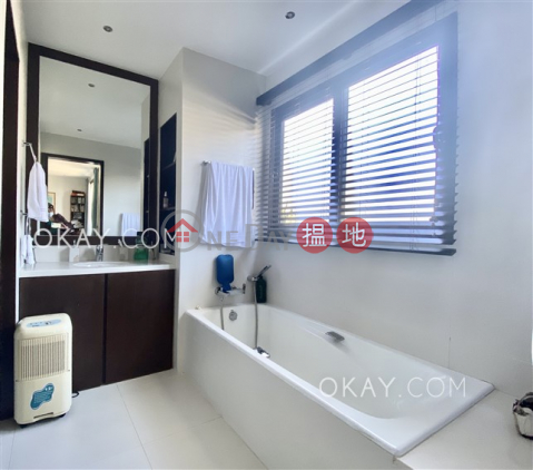 Beautiful house with balcony & parking | For Sale | The Green Villa 翠巒小築 _0