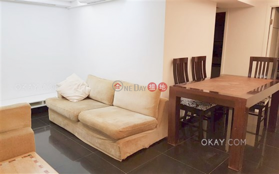 Nicely kept 2 bedroom with terrace | Rental | Kam Ning Mansion 金寧大廈 Rental Listings