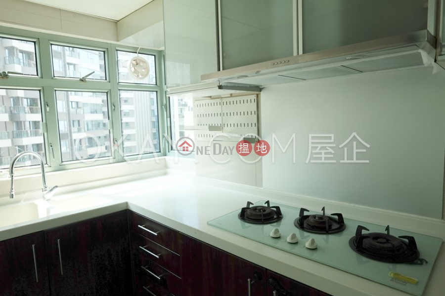 HK$ 40,000/ month, Casa Bella | Central District, Nicely kept 3 bedroom in Mid-levels West | Rental