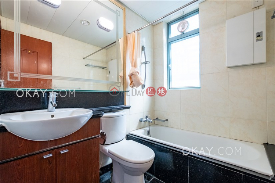 HK$ 29,000/ month, 2 Park Road Western District | Luxurious 2 bedroom with balcony | Rental
