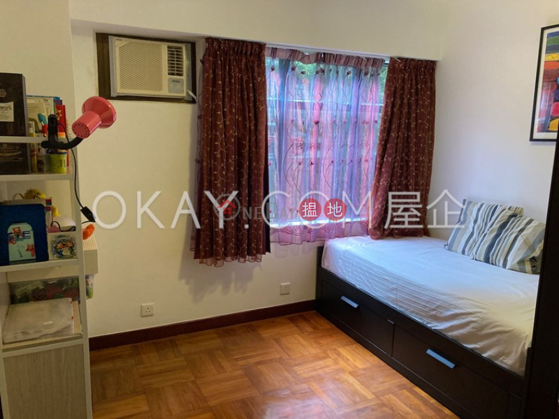 HK$ 22M, Park View Court Western District Efficient 3 bedroom with balcony & parking | For Sale