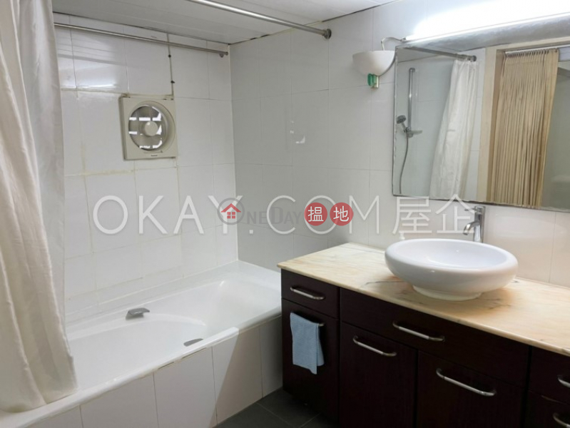 Lovely 3 bedroom with terrace & parking | Rental | Happy View Court 華景閣 Rental Listings