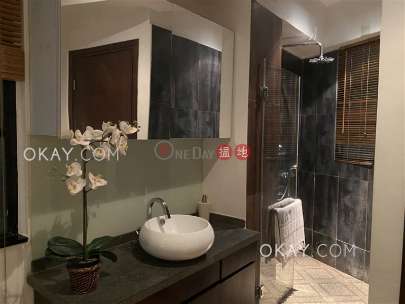 HK$ 25,000/ month Mee Lun House, Central District | Tasteful 1 bedroom in Sheung Wan | Rental