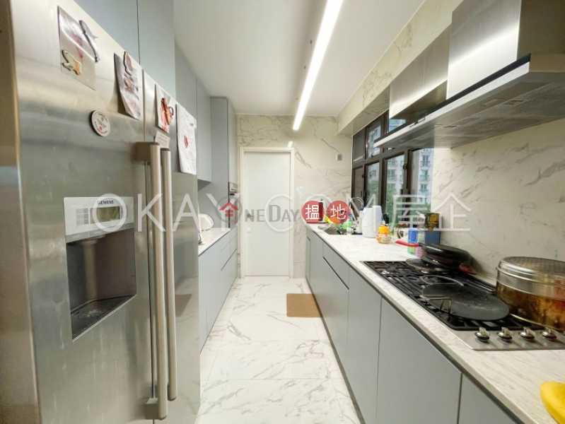 HK$ 60,000/ month, Scenic Garden Western District | Luxurious 3 bedroom with balcony & parking | Rental