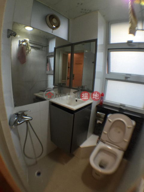 Flat for Sale in Wah Fat Mansion, Wan Chai | Wah Fat Mansion 華發大廈 _0