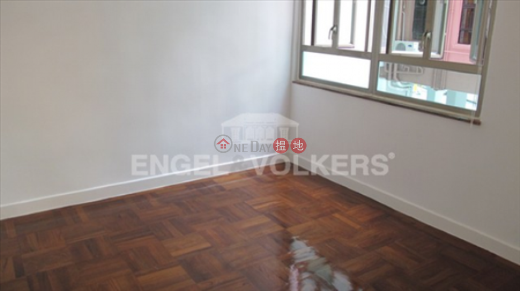 Property Search Hong Kong | OneDay | Residential, Sales Listings 3 Bedroom Family Flat for Sale in Mid Levels West