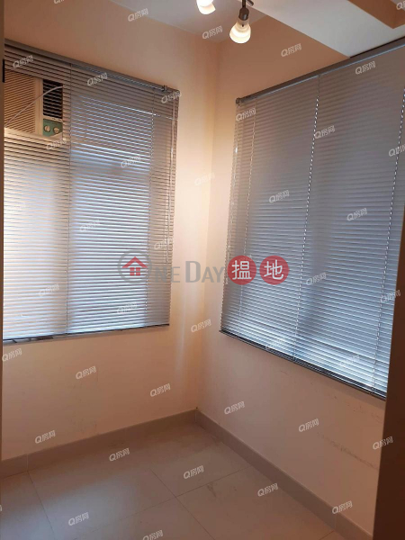 HK$ 18,500/ month, Rich Court, Western District, Rich Court | 2 bedroom Flat for Rent