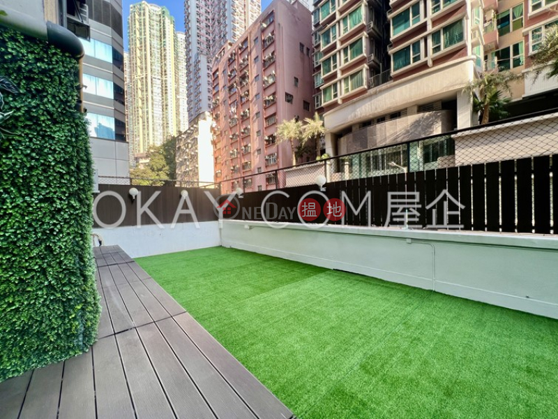 HK$ 25,000/ month Block B Jade Court Western District, Lovely 4 bedroom with terrace | Rental