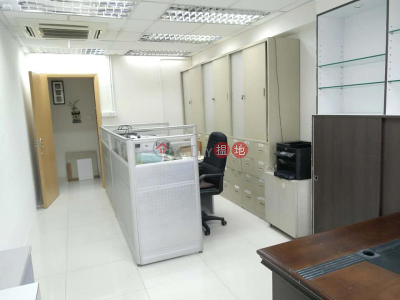 HK$ 4,800/ month | Po Hong Centre, Kwun Tong District | Include all desks and chairs