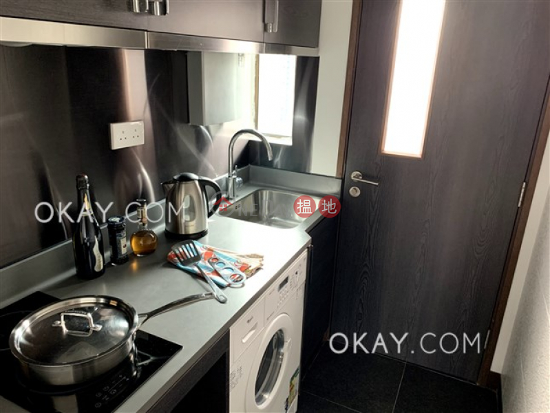 HK$ 28,000/ month | V Happy Valley | Wan Chai District Cozy 2 bedroom on high floor with balcony | Rental