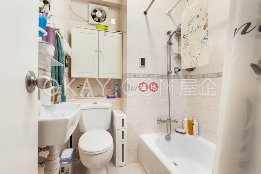 HK$ 54,000/ month, Chesterfield Mansion | Wan Chai District, Luxurious 3 bedroom with sea views | Rental