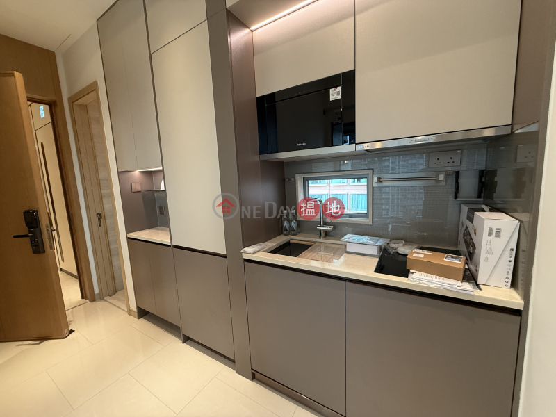 HK$ 29,500/ month, Upper Manor | Western District | Sai Ying Pun MTR 2 mins｜1 Bed Balcony｜Brand New Fully Furnished｜No Agency Fee