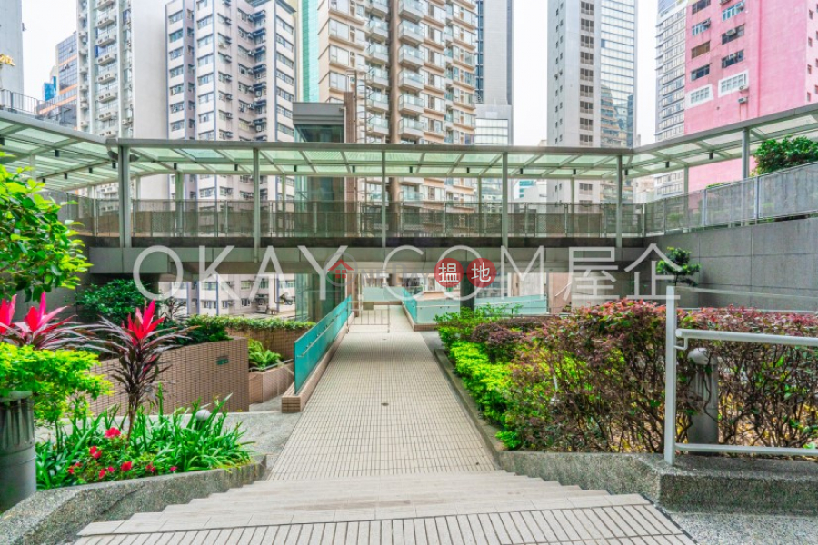 Property Search Hong Kong | OneDay | Residential | Sales Listings Tasteful 2 bedroom in Sheung Wan | For Sale