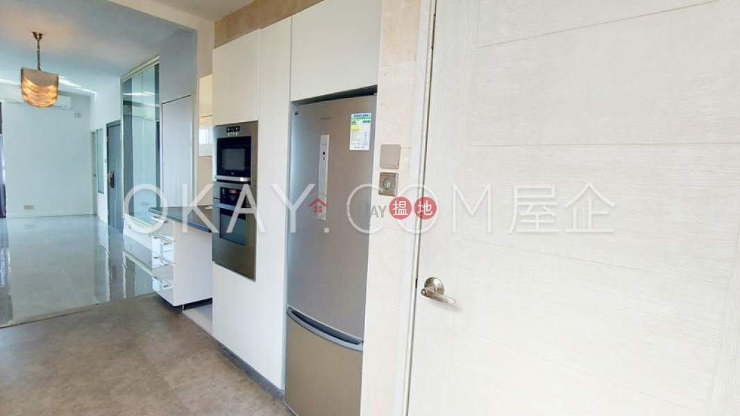 HK$ 26M | Tower 3 37 Repulse Bay Road | Southern District | Lovely 2 bedroom with sea views & parking | For Sale