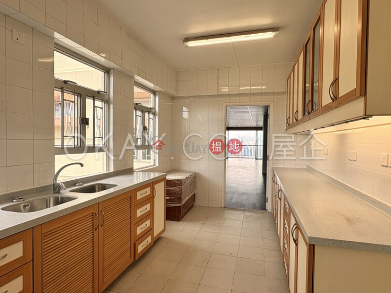 Stylish 4 bedroom on high floor with balcony & parking | Rental | Fairmont Gardens 翠錦園 Rental Listings