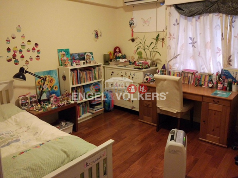 3 Bedroom Family Flat for Sale in Pok Fu Lam 550 Victoria Road | Western District, Hong Kong Sales, HK$ 27M