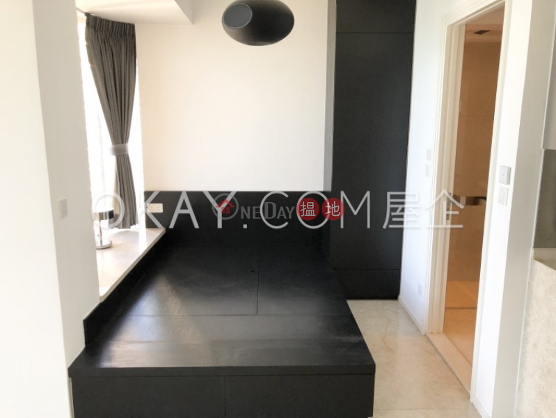 HK$ 27,000/ month Cadogan | Western District Popular with balcony in Western District | Rental