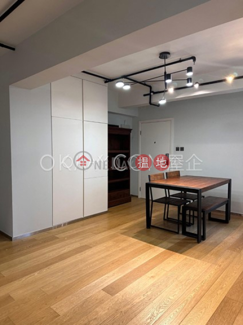 Charming 1 bedroom in Sheung Wan | Rental | Central Mansion 中央大廈 _0