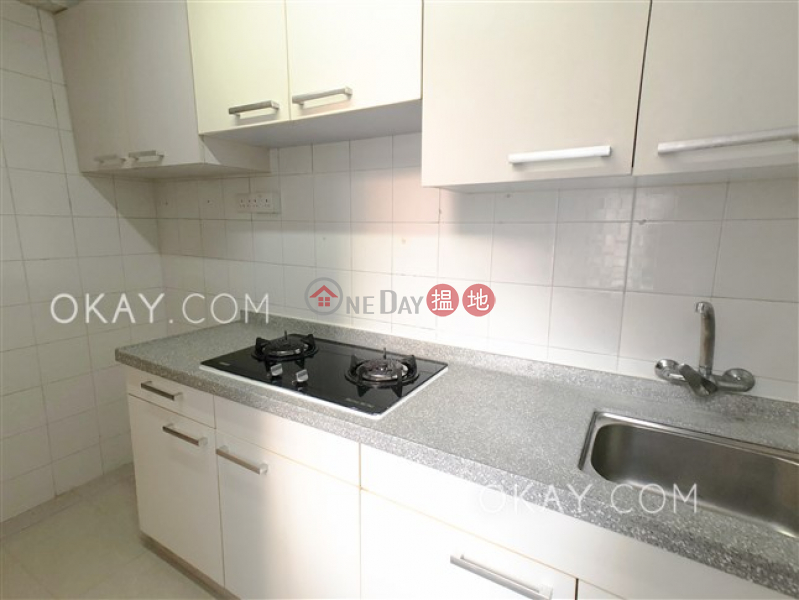 HK$ 28,000/ month | Euston Court, Western District, Practical 2 bedroom in Mid-levels West | Rental