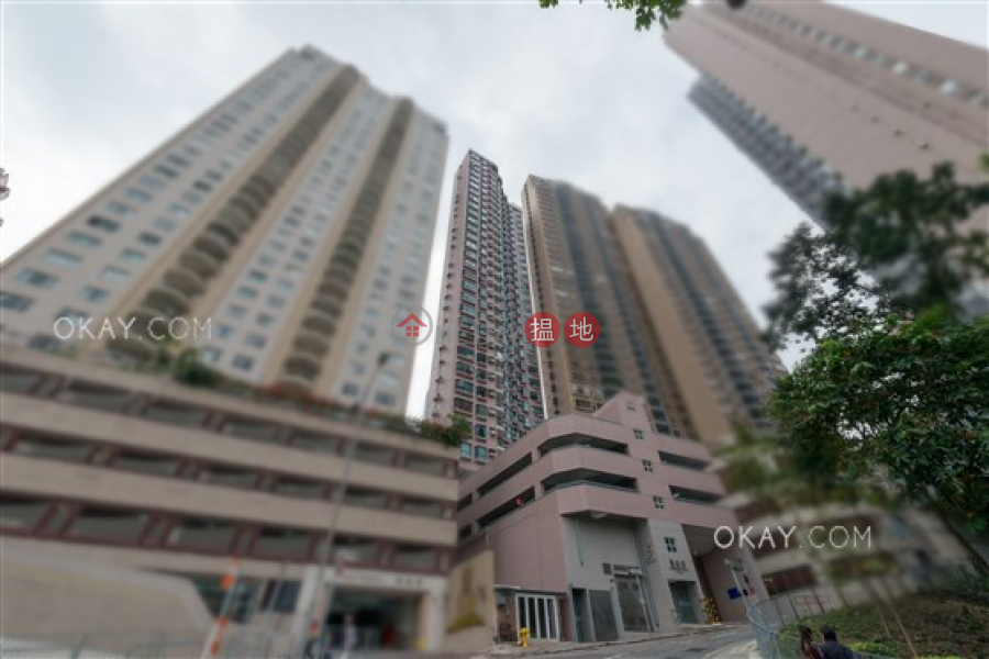 Lovely 2 bedroom with balcony & parking | Rental | Dragonview Court 龍騰閣 Rental Listings