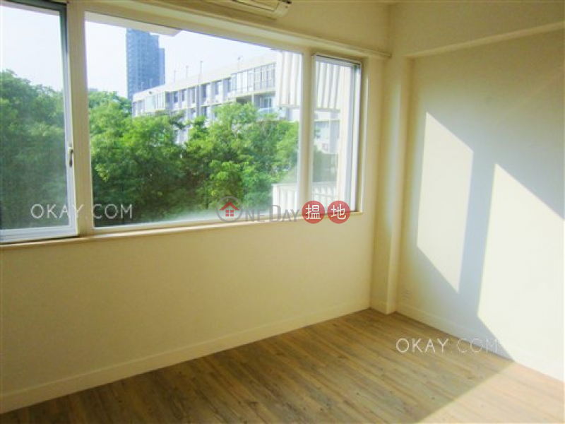 HK$ 40M, Cooper Villa Wan Chai District, Gorgeous 3 bedroom with balcony & parking | For Sale