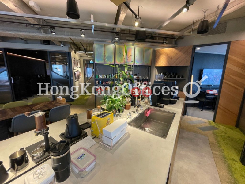 Property Search Hong Kong | OneDay | Office / Commercial Property, Rental Listings | Office Unit for Rent at The Center