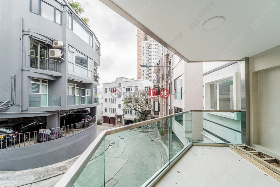 HK$ 22M, Royal Villa Wan Chai District, Tranquil area low rise with brand new deco