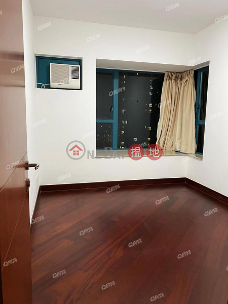 Tower 2 The Long Beach | 2 bedroom Mid Floor Flat for Sale | 8 Hoi Fai Road | Yau Tsim Mong, Hong Kong, Sales HK$ 12M
