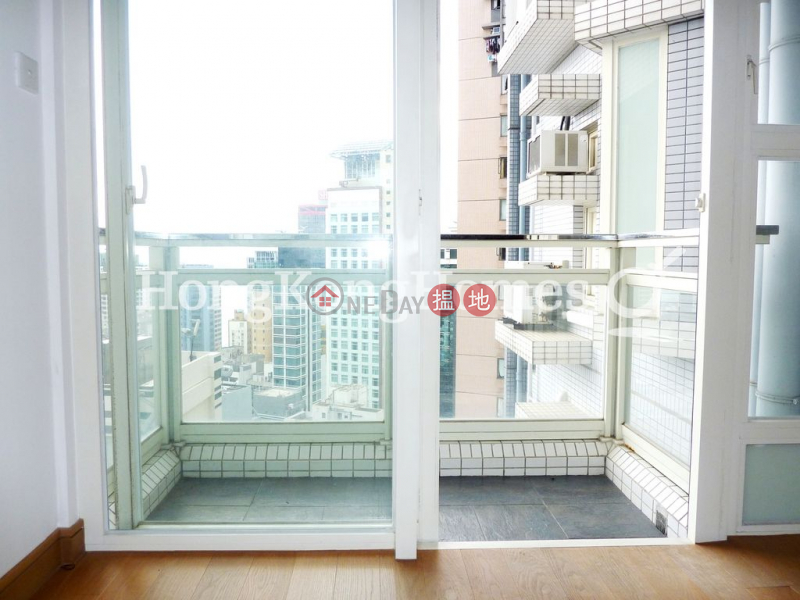 3 Bedroom Family Unit at Centrestage | For Sale | 108 Hollywood Road | Central District | Hong Kong | Sales | HK$ 21M