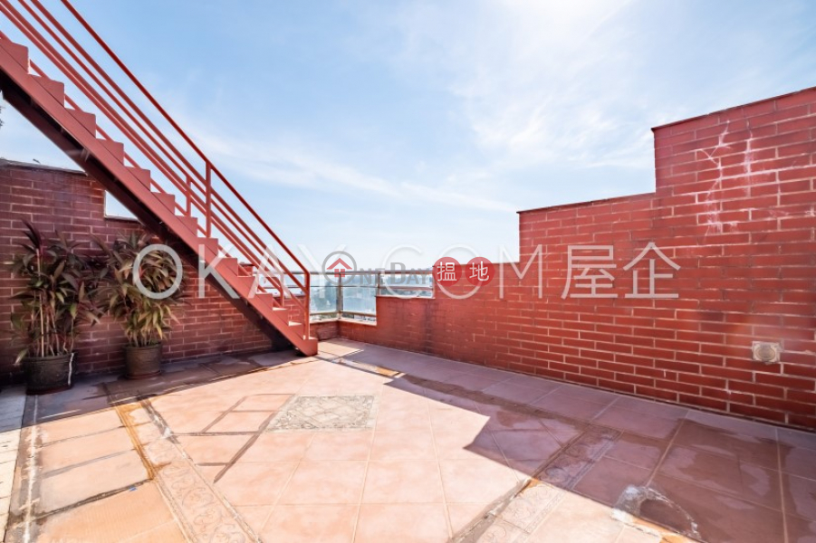 HK$ 59M | Carmel Hill, Southern District, Lovely house with rooftop & parking | For Sale