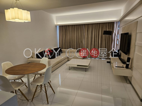 Gorgeous 2 bedroom on high floor with sea views | Rental | Convention Plaza Apartments 會展中心會景閣 _0