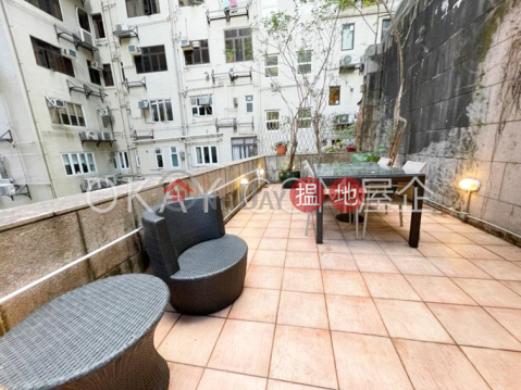 Efficient 3 bedroom with terrace & parking | Rental | Wing Hong Mansion 永康大廈 _0